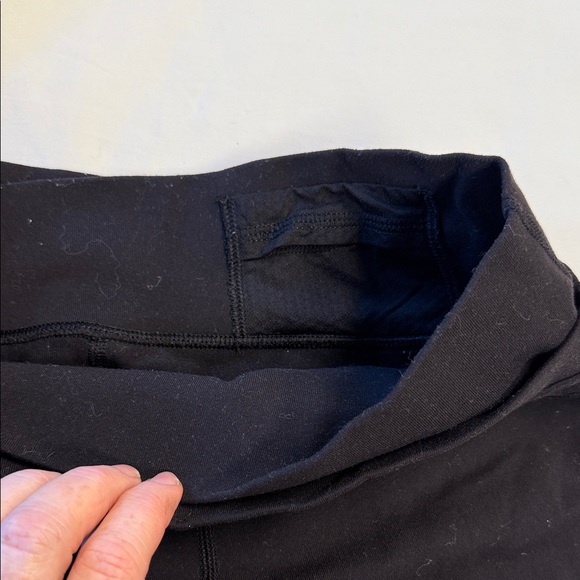 Lululemon wunder Under Crop Luon black pants sz 8 - Picture 2 of 3